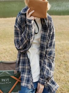 เสื้อเชิ้ตแขนยาวลายสก็อตสไตล์ย้อนยุคสำหรับฤดูใบไม้ผลิและฤดูใบไม้ร่วงสำหรับผู้ชายและผู้หญิง สไตล์สตรีทอเมริกัน ทรงหลวม บาง สบายๆ