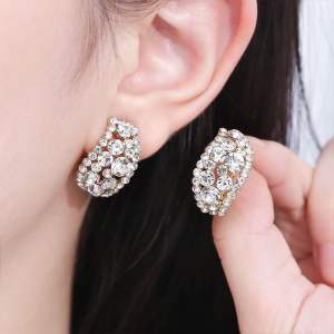 (Bebas beli 2 dapat bonus) H-Girl888 A28 Anting Berkilau bling cakep titanium wanita Korea