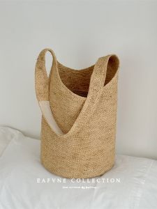 High Quality Straw Woven Bucket Bag Tote Shoulder Bag for Women Large Capacity Casual Style Beach Vacation Beach Sand