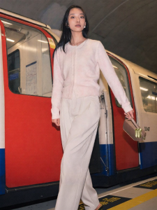 Elegant and Stylish Pink Dye Knit Cardigan