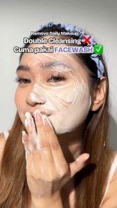 ISWHITE Brilliantly Bright Foam Deep Cleansing Technology Facial Wash (100ML) | Sabun Cuci Muka untuk Mencerahkan dan Mengurangi Noda Hitam | Halal BPOM