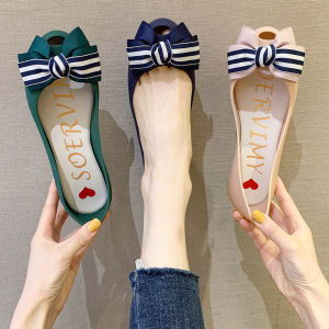 รองเท้าแตะพื้นแบนสวมใส่สบายสำหรับผู้หญิงในช่วงฤดูร้อนปี 2024 แบบใหม่ ทรงปากปลา สายรัดเท้า ทรงสุภาพสตรี เหมาะสำหรับใส่ไปชายหาด