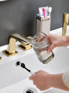 Classy Toothbrush Cup Business Trip Travel out Portable Toothpaste Storage Box Dustproof with Cover Fancy Washing Cup