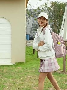 Desilstyle Tas sekolah anak perempuan kekinian 2025 Tas ransel wanita terbaru dengan kapasitas besar masuk laptop 14 inc