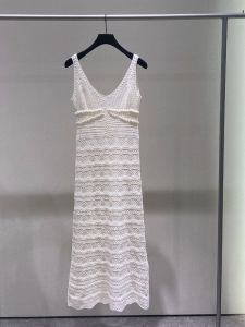 French Style Knitted Vest Dress Hollow out Design with Lining Summer Vacation Essential No Sleeve V-Neck IRO Oir New Arrival