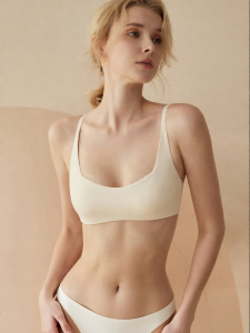 Seamless Light Sports Bra Set For Flat and Small Busts Gather