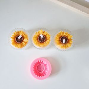 Sunflower Silicone DIY Handmade Soap Mold Candle Flower Shaped Baking Mold  Style Chinese Style Kitchen Cooking Tools