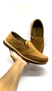 SEPATU SLIP ON KULIT KASUAL PRIA JUNKY TERLARIS