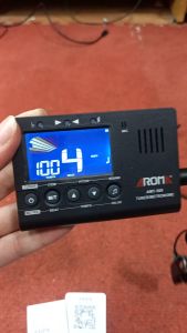 Aroma AMT-560 Tuner & Metronome với Pickup Cable 6.3mm cho Guitar Bass Chromatic Violin Ukulele