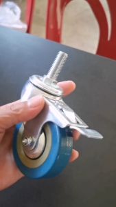 ล้อยางPVCฟ้า ขนาด3"นิ้ว เกลียวM12 เบรค/หมุน