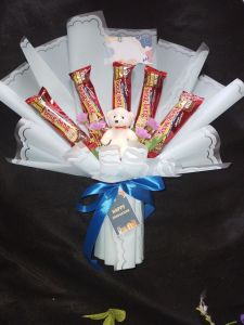 Buket bengbeng/ buket bengbeng plus boneka bear mini/ buket bunga/ buket wisuda/ buket anniversary/ buket valentine