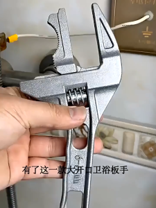 Kunci inggris/Universal Adjustable Wrench Spanner/Besar Serbaguna Murah Universal Ajaib Kunci Pipa Kunci inggris universal 6-68mm silver