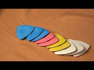 30PCS Tailor Chalk Fabric Chalk Triangle Tailors Chalk Markers with Box for Sewing Crafting