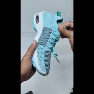 Sepatu Sneakers Wanita Trendy dan Terbaru  - 518