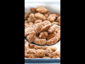 Peanut Brittle Snack Pulutan Kutkutin Mani Minatamis na Mani Sugar Coated Peanut Sugar Glaze Nuts 500g Pack Tip Top Haw Flakes