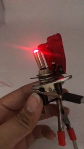 กล่องสวิตช์เครื่องบินเปิด/ปิด MZ รถยนต์ - สีแดง 2 ชิ้น - ใช้ได้กับรถยนต์และมอเตอร์ไซค์ - สวยงามและสะดวกในการใช้งาน