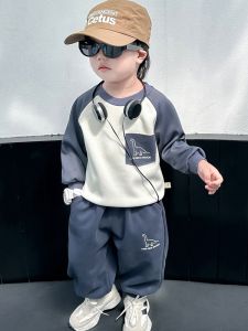 ชุดเด็กชายฤดูใบไม้ผลิและฤดูใบไม้ร่วง ชุดเสื้อสเวตเตอร์เด็ก ชุดสองชิ้น ดีไซน์ลายการ์ตูน แฟชั่นสำหรับเด็กชาย ชุดเด็กชาย