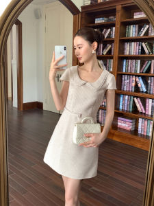 XXNING | Đầm Ôm Ngắn Tay Cổ Pháp