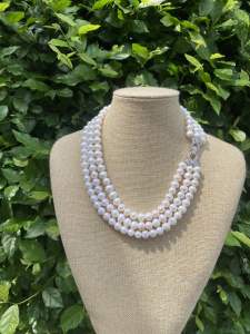 สร้อยคอไข่มุกแท้ แบบ3สาย ความยาว16-17-18นิ้ว ไข่มุกขนาด8-9มิล มุกแท้มีใบรับประกัน