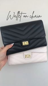 momo-shop💖พร้อมส่ง💨 Women Bag กระเป๋าสะพายข้าง กระเป๋าผู้หญิง กระเป๋าสตางค์มีสายสะพาย มีให้เลือก 2 สี ใส่มือถือ ใส่บัตรได้น้า สวยเรียบหรู