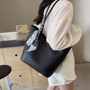 Charics&Kittn Large Capacity Leather Tote Bag Womens Shoulder Bag Underarm Stylish British Style Casual Handbag