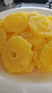 สับปะรดแว่น อบแห้ง Dried Pineapple หวานอมเปรี้ยว สดใหม่ อร่อย มีประโยชน์
