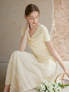 XIANGYING | Yellow Scoop Neck Short Sleeve Lightweight Wool Blend Knitwear