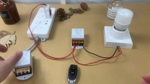 รีโมทคอนโทรล RF ไร้สายรีโมทคอนโทรล433MHz พร้อม AC 110V 240V 30A รีเลย์สำหรับบ้านอัจฉริยะ สวิตช์ควบคุมระยะไกลมอเตอร์ปั๊มน้ำสวิตช์ควบคุมไฟรถยนต์สวิตช์ดัดแปลง