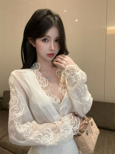 GUZILIAN | Elegant Lace Splice V-neck Loose Womens Shirt Early Spring French Design Style Korean Version Lantern Sleeve Pure Color Top