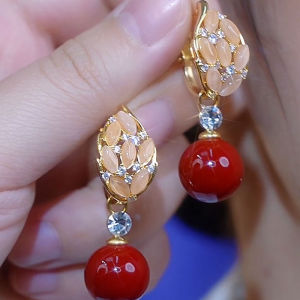 Retro Hong Kong Style Micro-Set Maple Leaf Red Bead Earrings Unique Design Sensation Popular Dangle Earrings Versatile Slimming Face Earrings