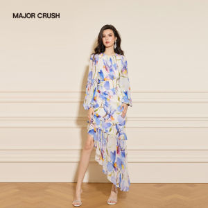 Elegant Shapely Floral Print Dress Timeless