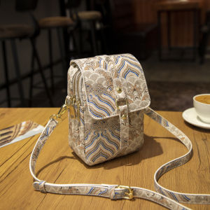 Womens Crossbody Bag Small Popular Design 2025 New Mobile Phone Bag Fashionable Versatile Small Waist Bag for Mobile Phone