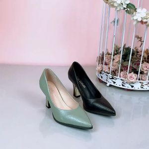 New black leather soft sole mid-heeled working office shoes for women