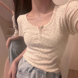 Womens Slim Fit Short Sleeve U-Neck T-Shirt Floral Print Cleanfit Style Summer New Design Versatile Top Female Fashion