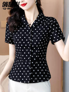 เสื้อเชิ้ตผ้าชีฟองสีดำแขนสั้นลายจุดสำหรับผู้หญิงในช่วงฤดูร้อน เสื้อผ้าทำงานสไตล์เกาหลีทรงเข้ารูป คอวี ปกติ