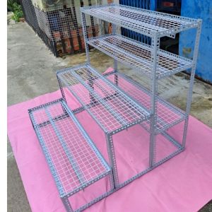 Kệ sắt V lỗ bậc thang 3 bậc_5 TẦNG ( bậc kệ làm bằng tấm vỉ sắt )