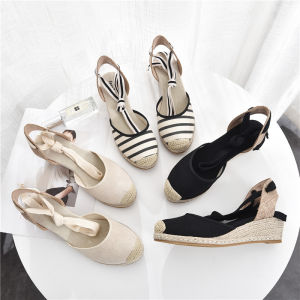 รองเท้าฟิชเชอร์แมนผ้าลินินแมตช์ชุดง่ายแนวยุโรปและอเมริกาแบบใหม่ฤดูร้อนรองเท้าแตะผู้หญิงสไตล์คันทรี่เสริมส้นหัวปิดมีสายรัดส้นเตารีดพื้นหนา