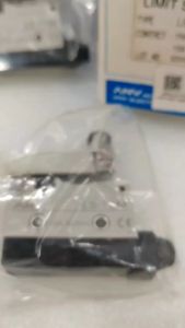 ANV LIMIT SWITCH LS-7311 PANEL MOUNT ROLLER PLUNGER LS-7 SERIES ANV-LS-7311 Anv Ls 7311 Anv Ls7 - Lazada