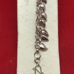 สร้อยข้อมือลายห่วงกลมห้อยจี้แฟชั่น ความยาว 7 นิ้ว ชุบเงิน งานเเฟชั่น ใส่ได้ทุกโอกาส ใส่อาบน้ำได้ ใส่ในชีวิตประจำวันได้ พร้อมส่ง