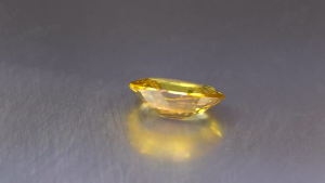 5.64 กะรัต แวววาว! ซิรโคนสีเหลืองเรืองแสงหายาก 100% จากธรรมชาติจากศรีลังกา