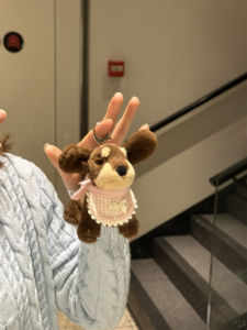 สร้อยคอสุนัขทรงลูกปัด ตุ๊กตาสุนัขลายการ์ตูน กระเป๋า หัวเข็มขัด ของขวัญสร้างสรรค์ ดีไซน์สุนัขทรงลูกปัด วัสดุขนสัตว์