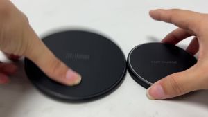 Desktop Mini Wireless Charger Pad LED Light For iPhone 17 16 15 14 13 12 Samsung S25 S24 Xiaomi AirPos Pro Fast Charger Station