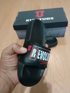 KIDZTUBS Sandal Anak Laki Laki Karet Slipper Slide Selop Slipon Jepit Karakter Warna Hitam Usia 6-10 Tahun 1359100424