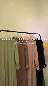 Gamis Ruffles Chantily: Pilihan Elegan Untuk Wanita Dewasa