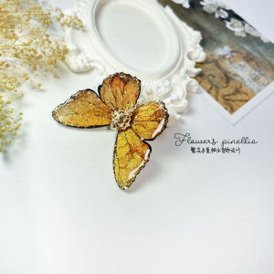 Retro Gold Yellow Butterfly Edge Hair Clip Hanfu Accessory Sparkling Female Travel Photography Three Dimensional Hair Ornament
