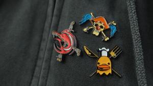 One Piece peripheral brooch cartoon Luffy&Buggy badge student backpack brooch badge anime decoration