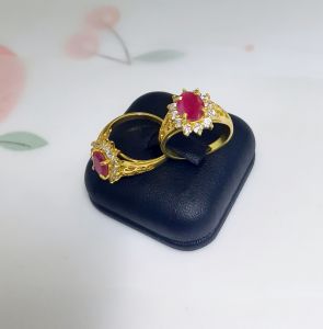 แหวนทับทิม ตัวเรือนทองเหลือง แหวนทับทิมตัวเรือนทำจากทองเหลือง แหวนทับทิมเก่า(TL-13)