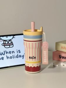 Portable Large Capacity 316 Stainless Steel Insulated Coffee Cup Simple Design with Straw Handheld Water Bottle for Dining And Brewing