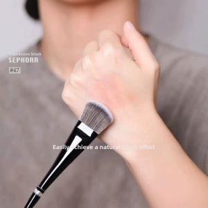 Affordable Flat Makeup Brush