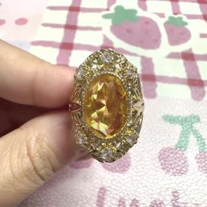 Huitan Luxury Women Gold Color Ring Leaf Fresh Style Fashion Wedding Engagement Elegant Accessories Lady Jewelry Inlaid Shiny CZ